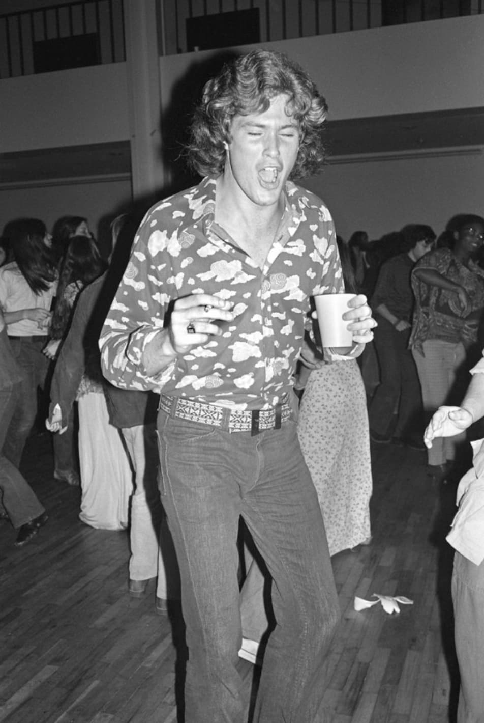 36 Photos of '70s Parties to Break Out the Tupperware and Fondue